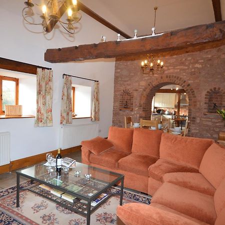 2 Bed In Bridgwater Rexba Villa Spaxton Exterior photo